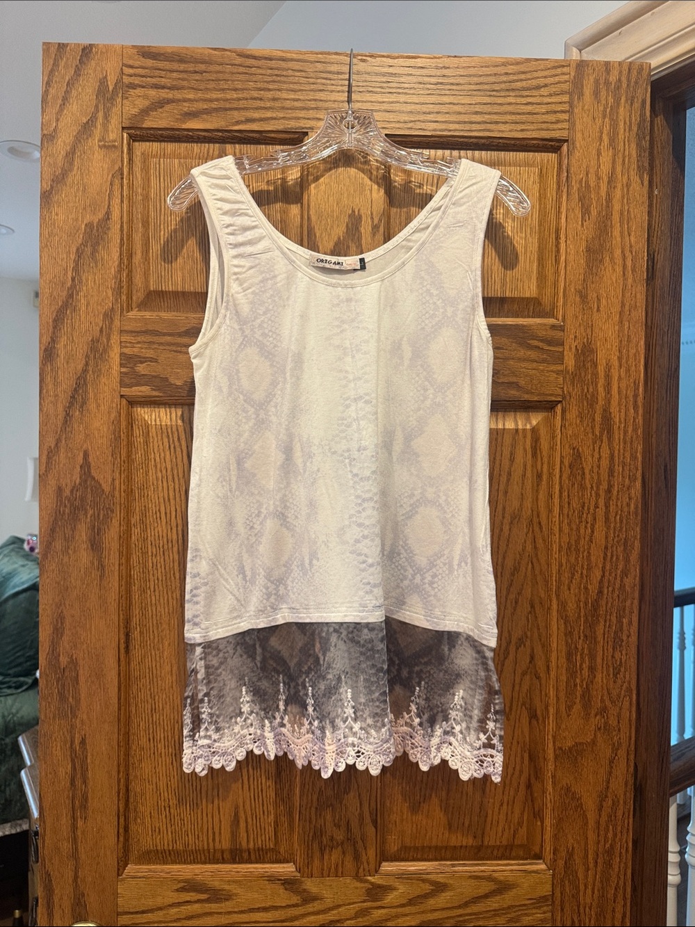 White Lace-Hem Tank Top with Subtle Print